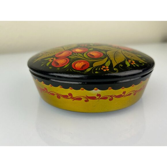 Russian Black Lacquer Round Powder Trinket Box Gold Hand Painted Vanity VTG READ - Picture 6 of 16